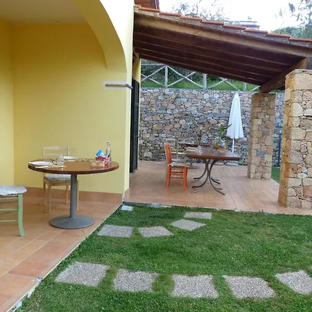 Bed & Breakfast La Testa Fra Le Nuvole Finale Ligure